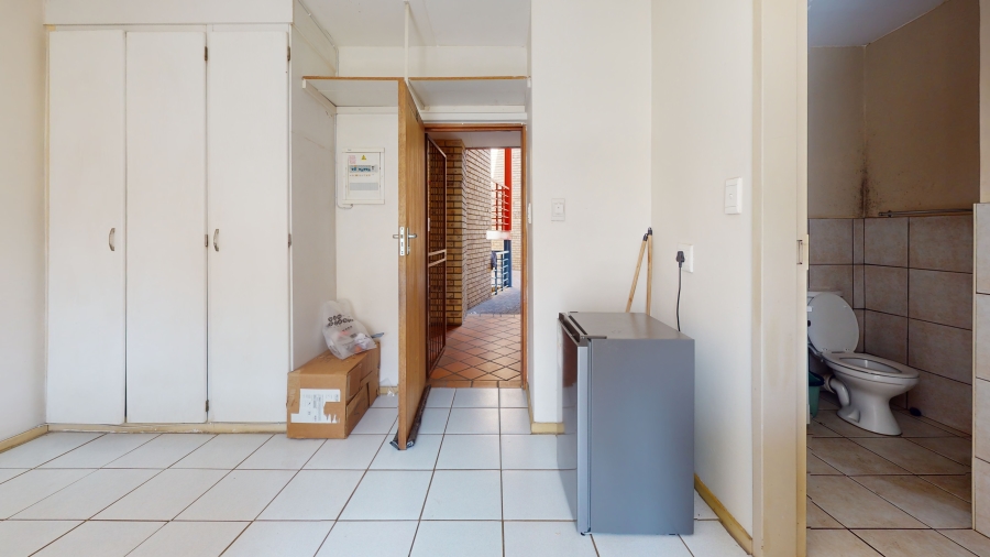 0 Bedroom Property for Sale in Kannoniers Park North West